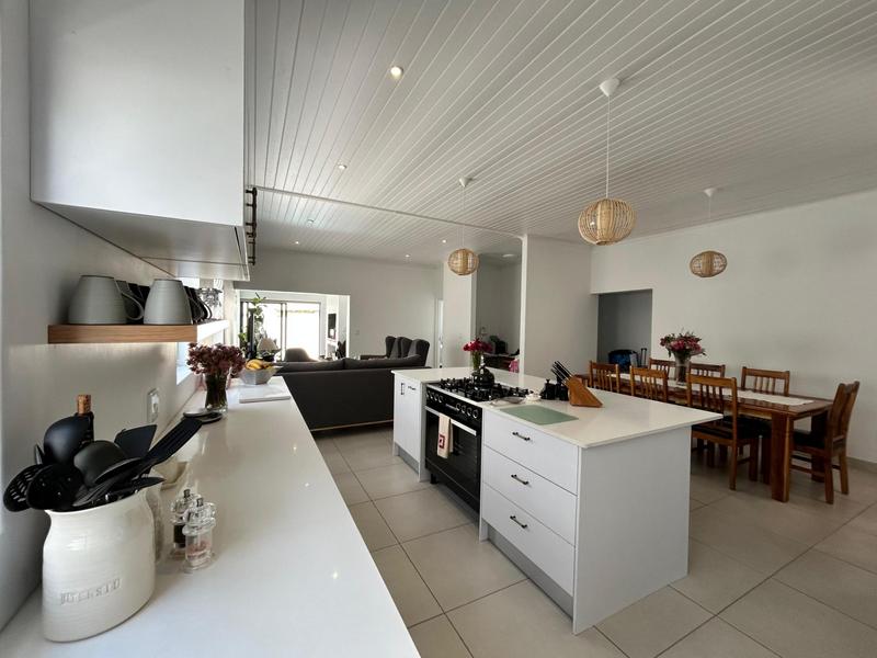 3 Bedroom Property for Sale in Golden Mile Western Cape